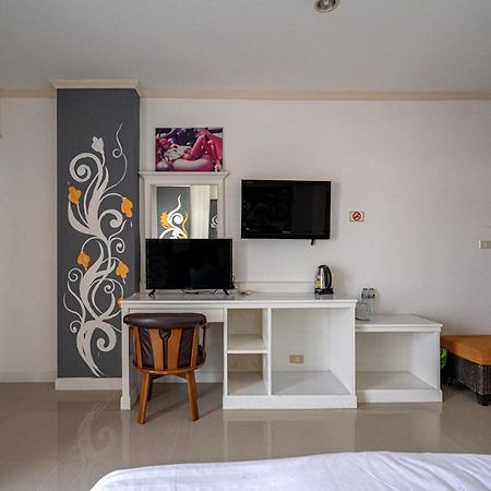 Santi White House Patong Hotel ภายนอก รูปภาพ