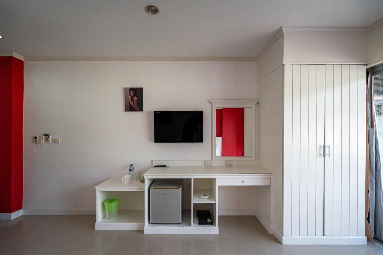 Santi White House Patong Hotel ภายนอก รูปภาพ