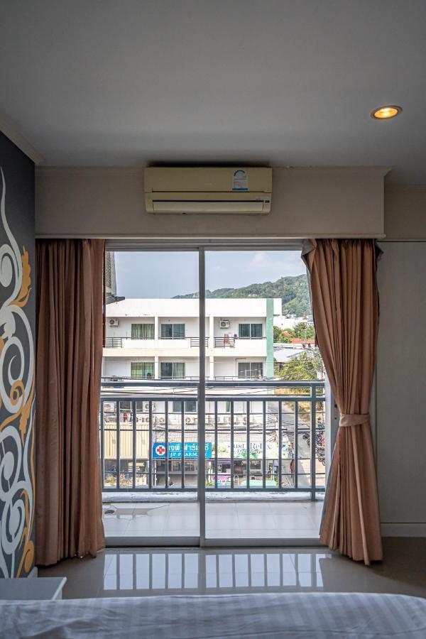 Santi White House Patong Hotel ภายนอก รูปภาพ