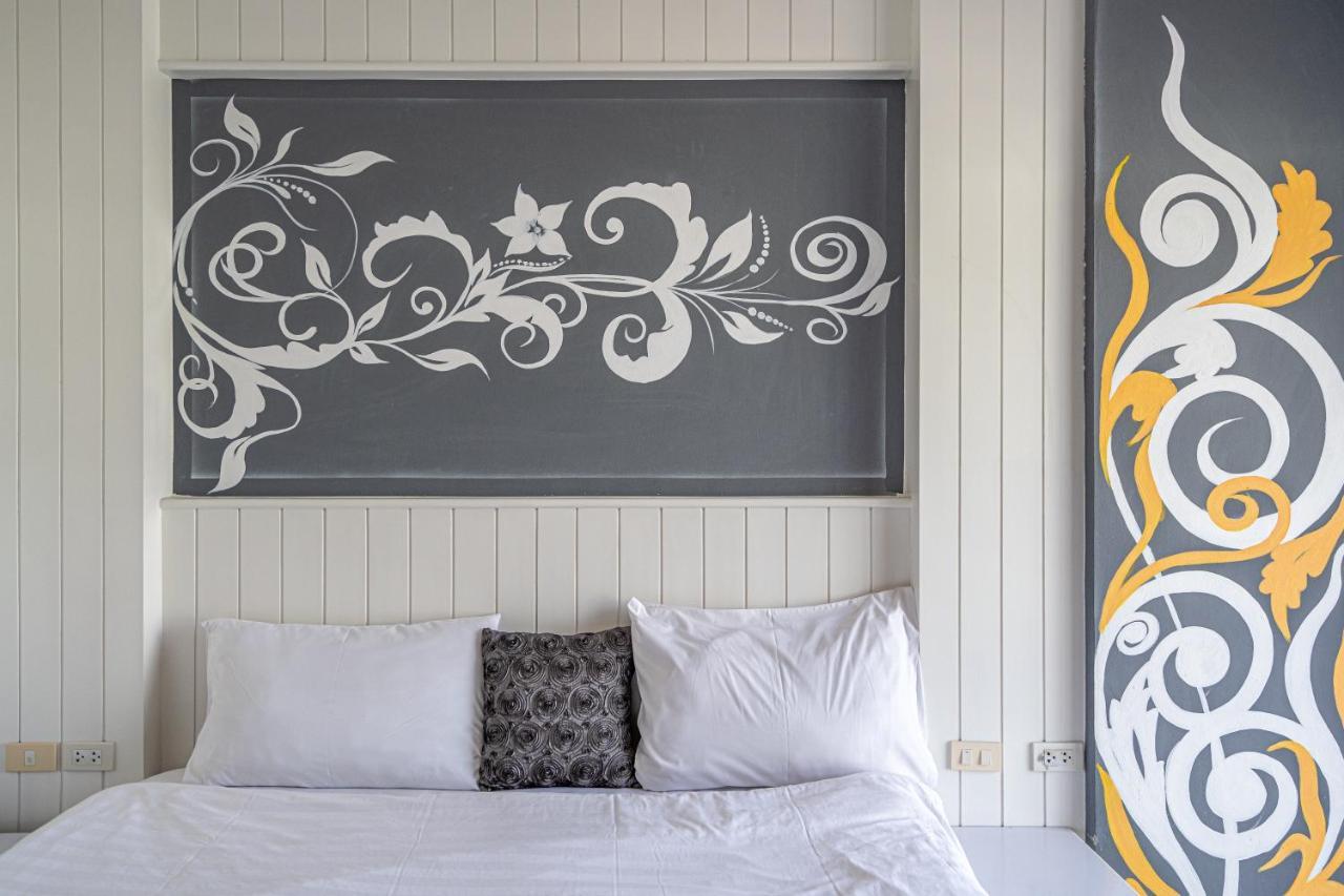 Santi White House Patong Hotel ภายนอก รูปภาพ