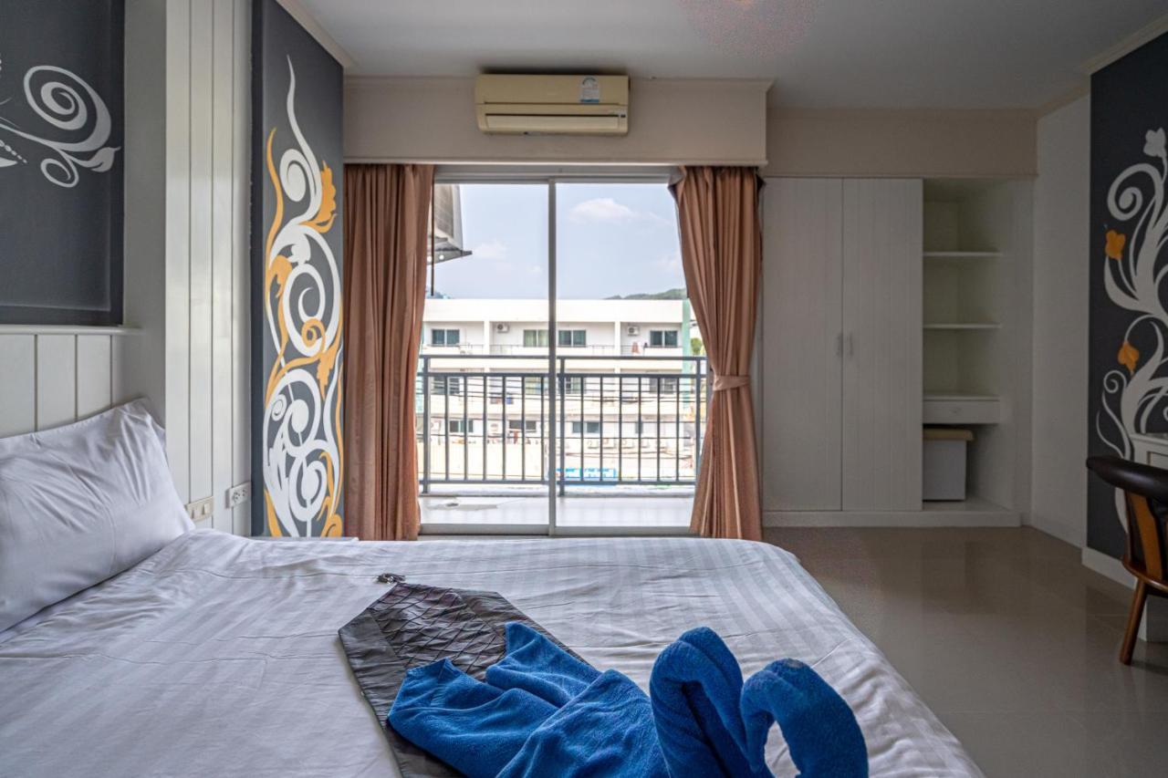 Santi White House Patong Hotel ภายนอก รูปภาพ