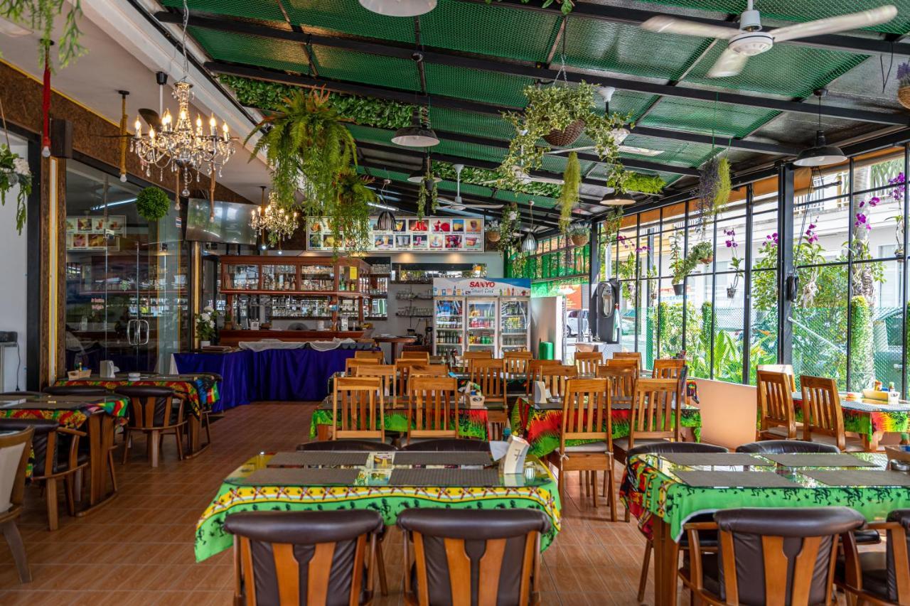 Santi White House Patong Hotel ภายนอก รูปภาพ
